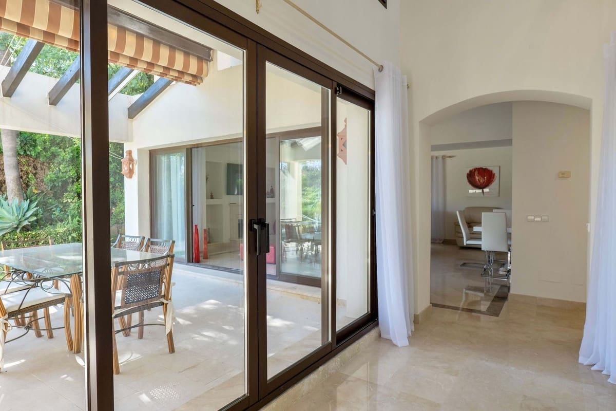 4 bedroom Villa for sale in Los Arqueros with pool garage - € 1,799,000 (Ref: 9733290)