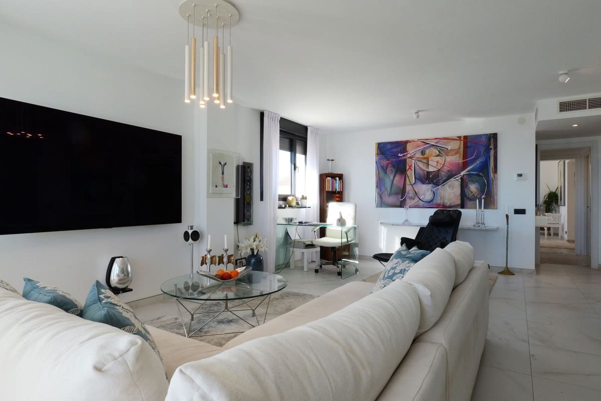 2 bedroom Penthouse for sale in Estepona with pool garage - € 1,770,000 (Ref: 9733291)