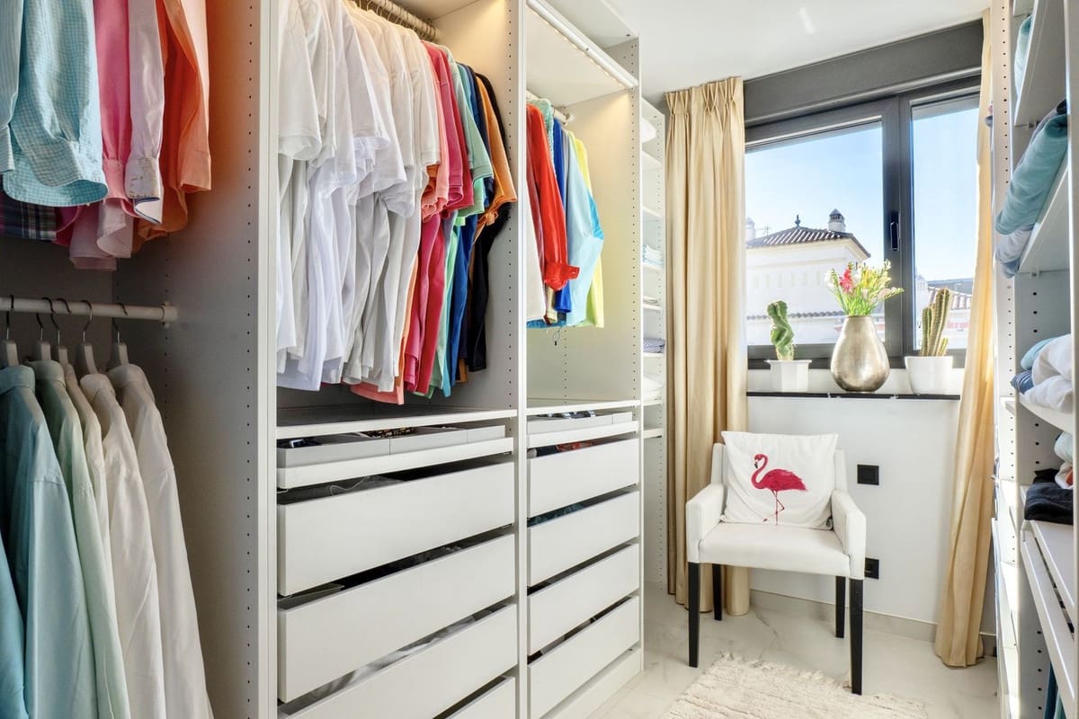 2 bedroom Penthouse for sale in Estepona with pool garage - € 1,770,000 (Ref: 9733291)