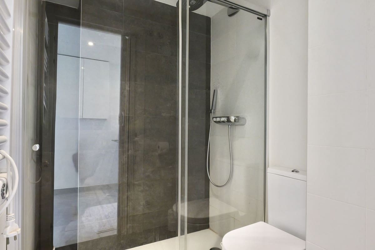 2 bedroom Penthouse for sale in Estepona with pool garage - € 1,770,000 (Ref: 9733291)