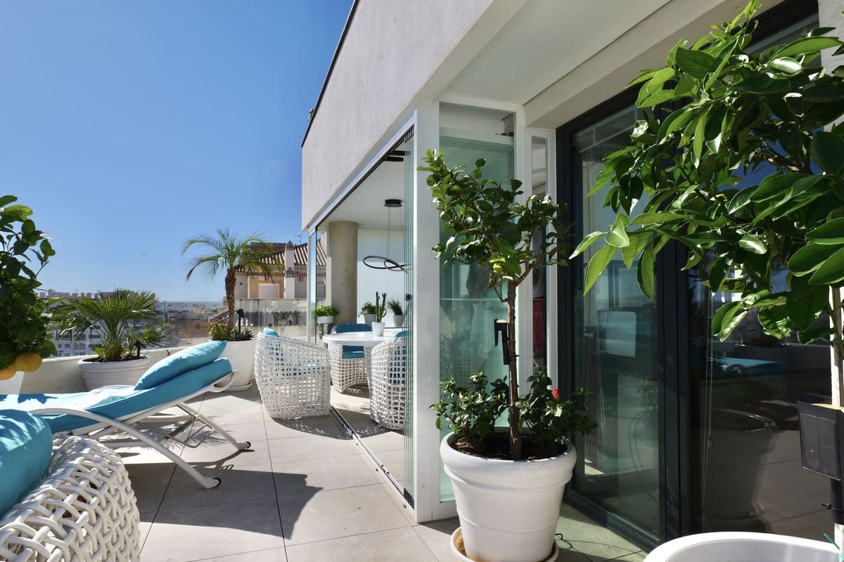 2 bedroom Penthouse for sale in Estepona with pool garage - € 1,770,000 (Ref: 9733291)