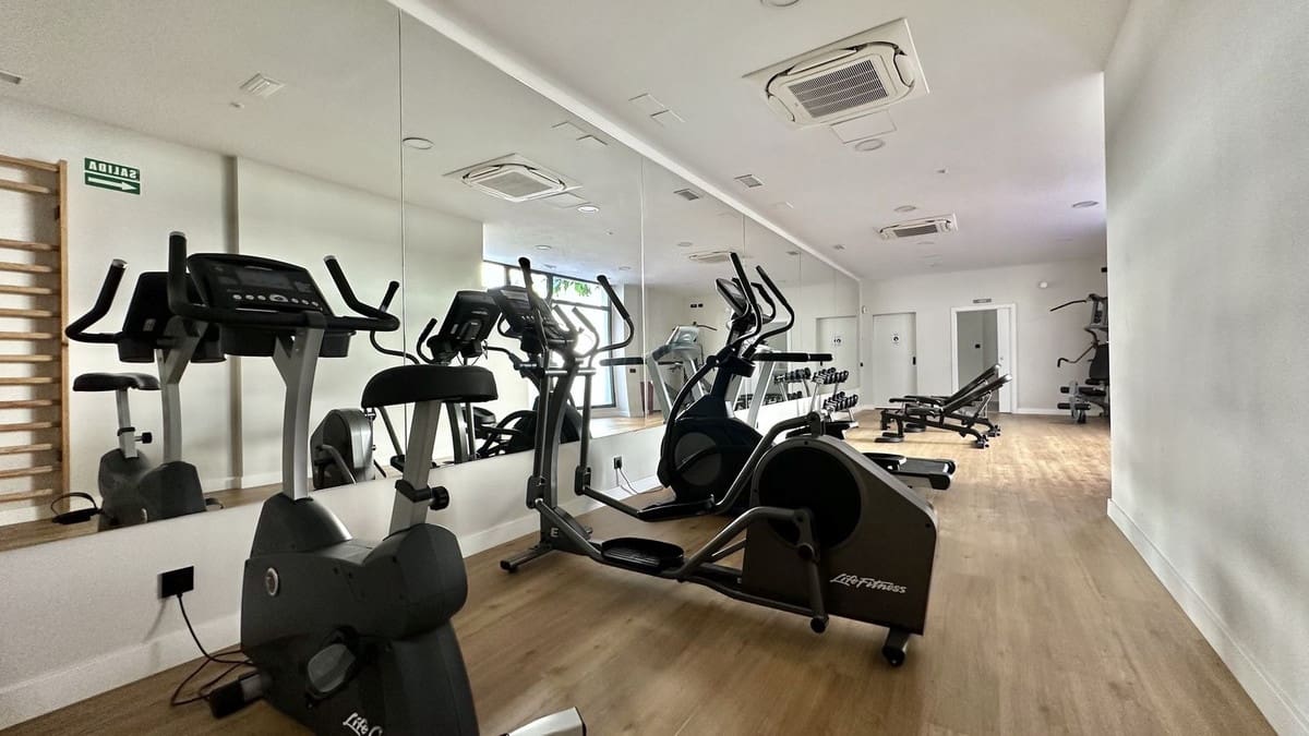 2 bedroom Penthouse for sale in Estepona with pool garage - € 1,770,000 (Ref: 9733291)