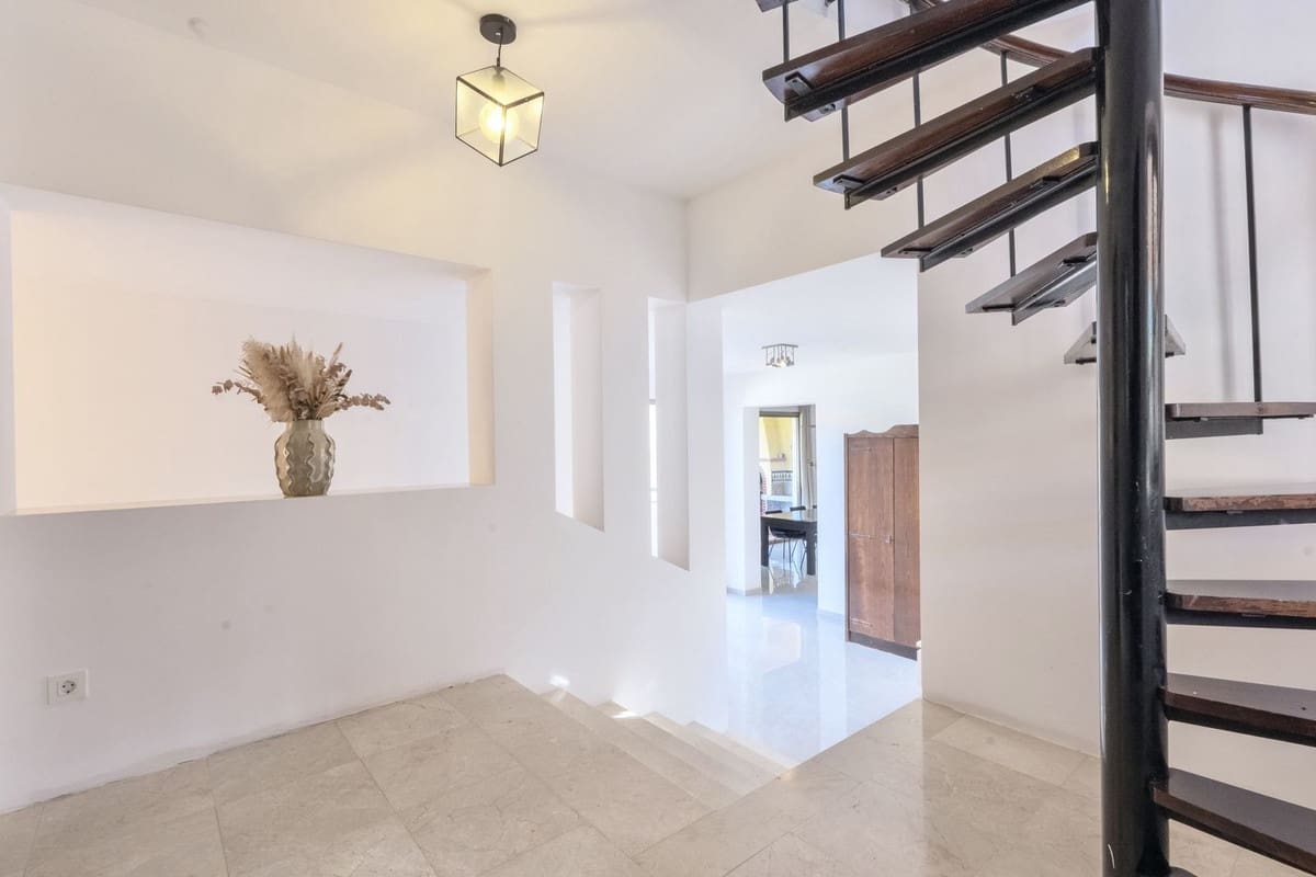 7 bedroom Villa for sale in Buenas Noches with pool garage - € 1,760,000 (Ref: 9733292)