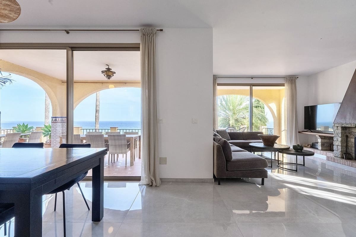 7 bedroom Villa for sale in Buenas Noches with pool garage - € 1,760,000 (Ref: 9733292)