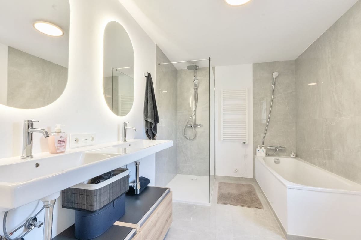 7 bedroom Villa for sale in Buenas Noches with pool garage - € 1,760,000 (Ref: 9733292)