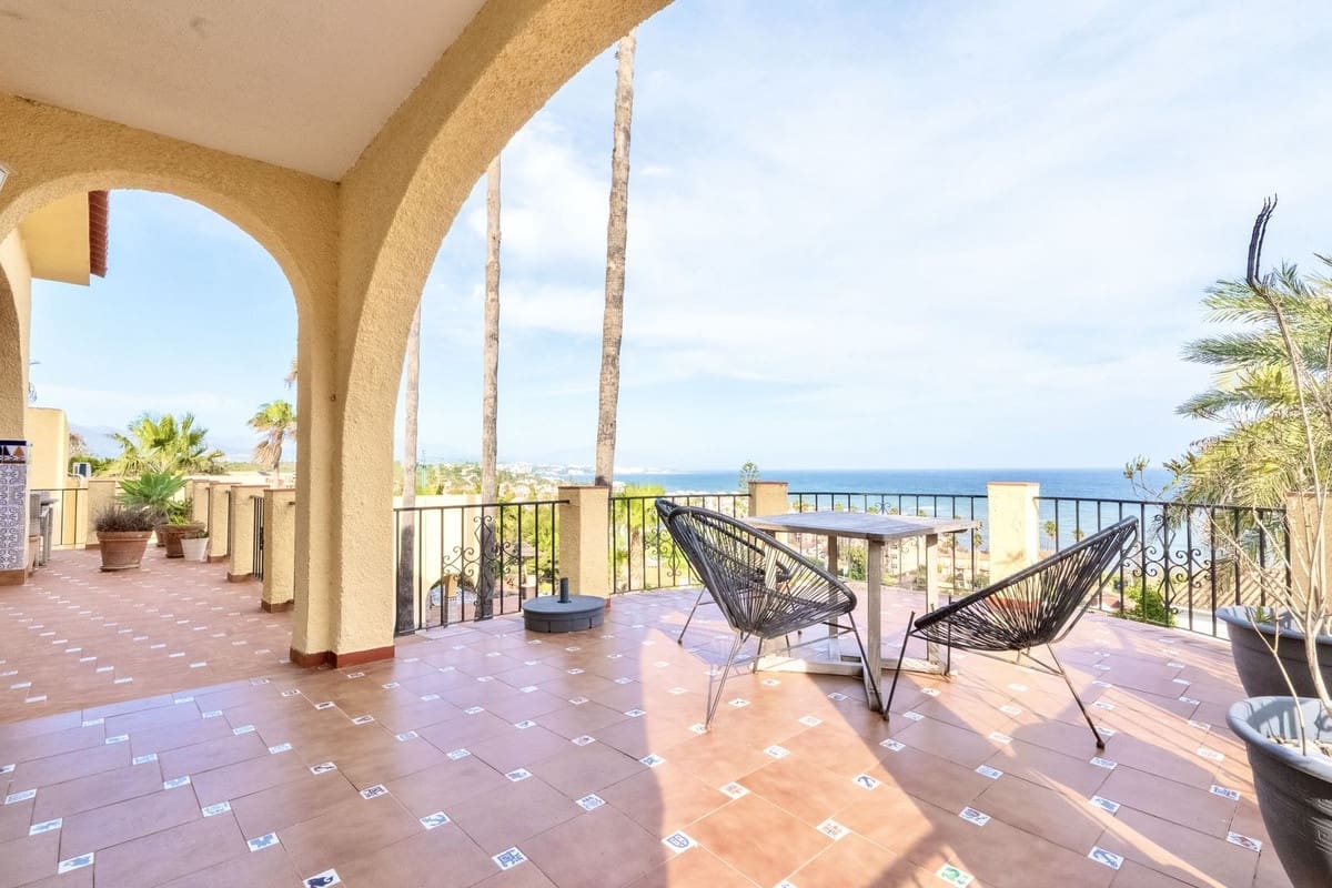 7 bedroom Villa for sale in Buenas Noches with pool garage - € 1,760,000 (Ref: 9733292)