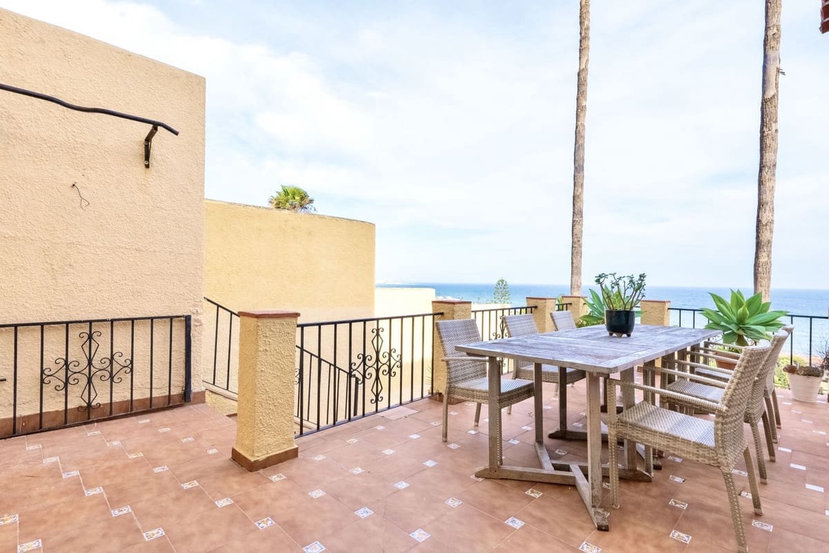 7 bedroom Villa for sale in Buenas Noches with pool garage - € 1,760,000 (Ref: 9733292)