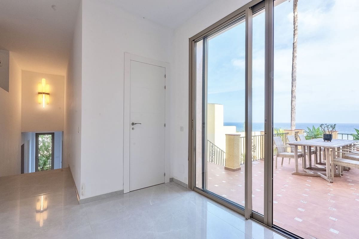 7 bedroom Villa for sale in Buenas Noches with pool garage - € 1,760,000 (Ref: 9733292)