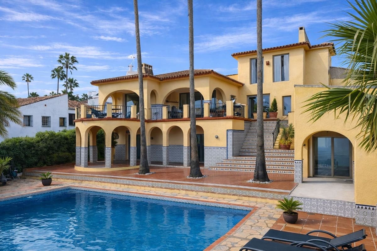 7 bedroom Villa for sale in Buenas Noches with pool garage - € 1,760,000 (Ref: 9733292)