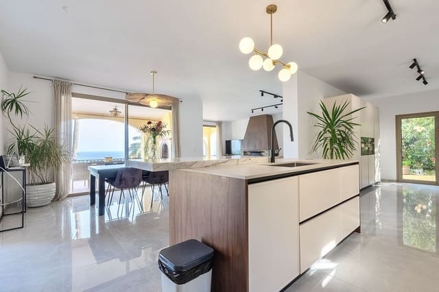 7 soverom Villa til salgs i Buenas Noches, Estepona med svømmebasseng garasje - € 1 760 000 (Ref: 9733292)