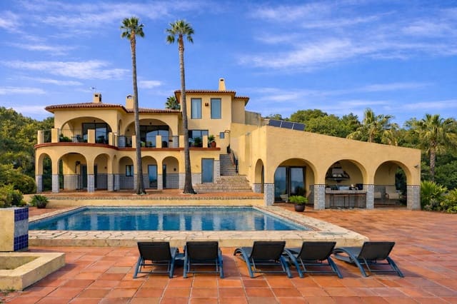 7 soverom Villa til salgs i Buenas Noches, Estepona med svømmebasseng garasje - € 1 760 000 (Ref: 9733292)