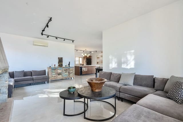 7 soverom Villa til salgs i Buenas Noches, Estepona med svømmebasseng garasje - € 1 760 000 (Ref: 9733292)