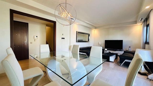 3 sypialnia Apartament na sprzedaż w Nueva Andalucia, Marbella z basenem garażem - 1 525 000 € (Ref: 9733294)