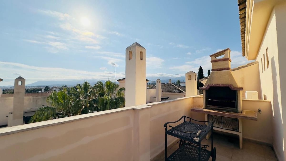3 bedroom Apartment for sale in Nueva Andalucia with pool garage - € 1,525,000 (Ref: 9733294)
