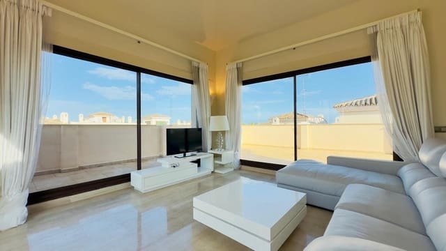 Apartamento de 3 habitaciones en Nueva Andalucia, Marbella en venta con piscina garaje - 1.525.000 € (Ref: 9733294)