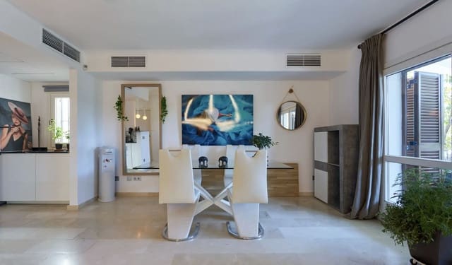 6 soveværelse Semi-Rækkehus til salg i Marbella med swimmingpool garage - € 1.500.000 (Ref: 9733295)