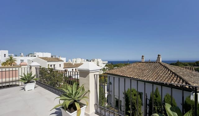 Pareado de 6 habitaciones en Marbella en venta con piscina garaje - 1.500.000 € (Ref: 9733295)