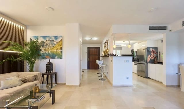 Pareado de 6 habitaciones en Marbella en venta con piscina garaje - 1.500.000 € (Ref: 9733295)