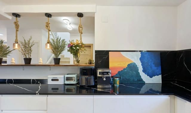 6 soveværelse Semi-Rækkehus til salg i Marbella med swimmingpool garage - € 1.500.000 (Ref: 9733295)