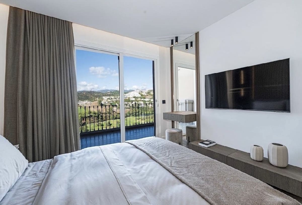 3 sypialnia Dom na sprzedaż w Benahavis z basenem garażem - 1 395 000 € (Ref: 9733296)