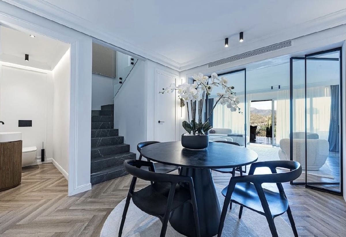 3 sypialnia Dom na sprzedaż w Benahavis z basenem garażem - 1 395 000 € (Ref: 9733296)