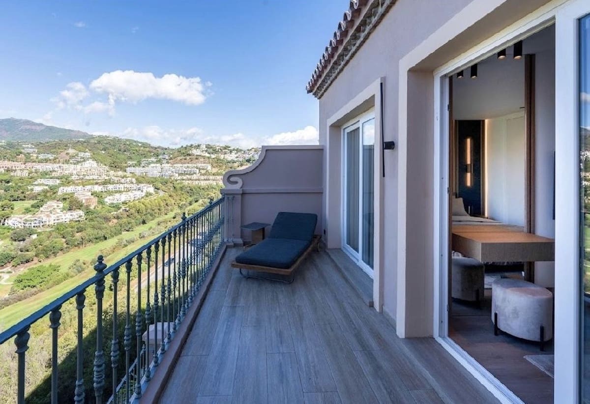 3 sypialnia Dom na sprzedaż w Benahavis z basenem garażem - 1 395 000 € (Ref: 9733296)