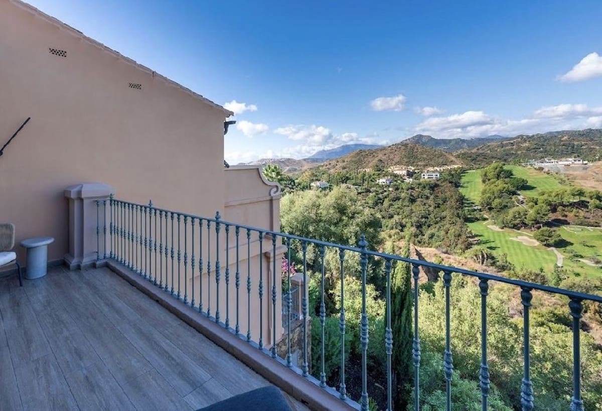 3 sypialnia Dom na sprzedaż w Benahavis z basenem garażem - 1 395 000 € (Ref: 9733296)