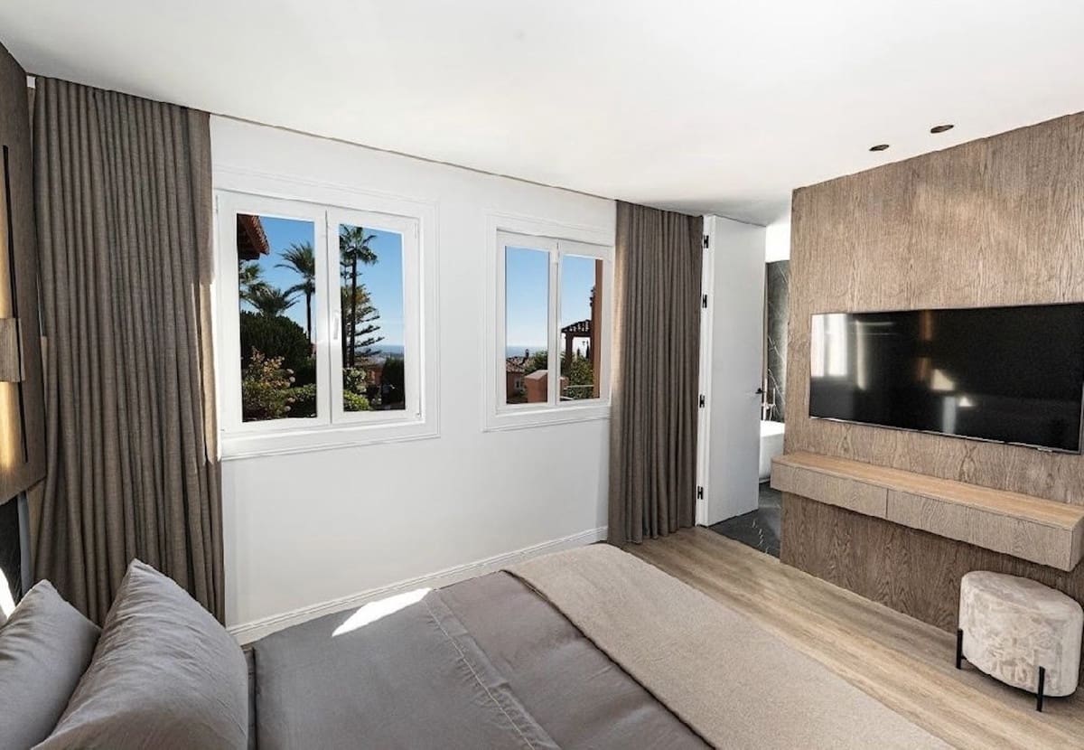 3 sypialnia Dom na sprzedaż w Benahavis z basenem garażem - 1 395 000 € (Ref: 9733296)