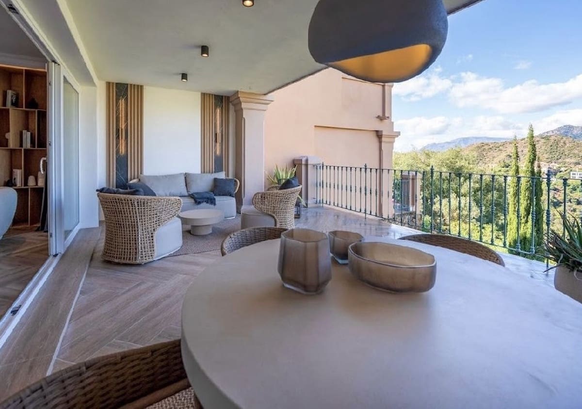 3 sypialnia Dom na sprzedaż w Benahavis z basenem garażem - 1 395 000 € (Ref: 9733296)