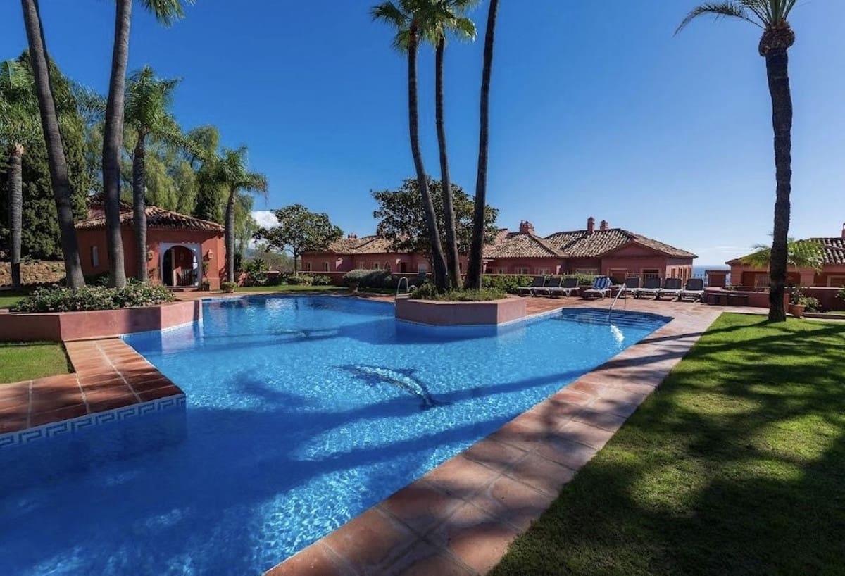 3 sypialnia Dom na sprzedaż w Benahavis z basenem garażem - 1 395 000 € (Ref: 9733296)