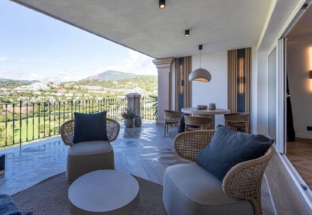 3 sypialnia Dom na sprzedaż w Benahavis z basenem garażem - 1 395 000 € (Ref: 9733296)