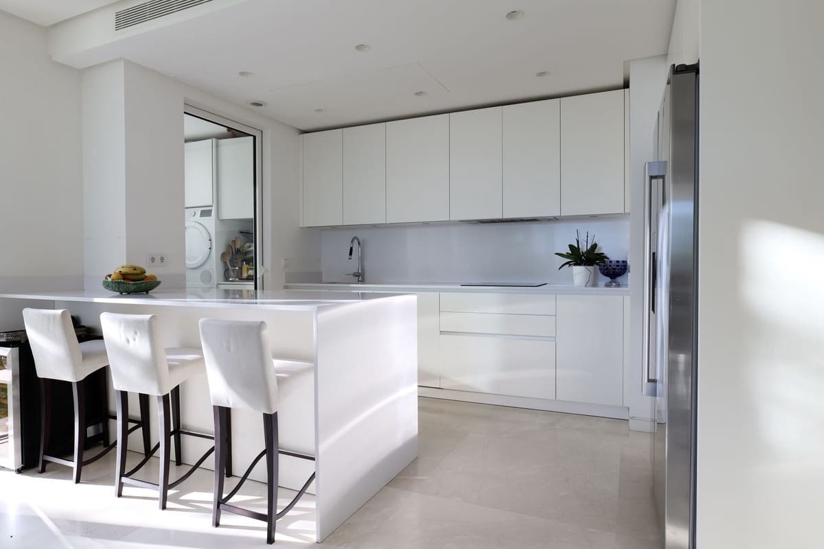 3 bedroom Apartment for sale in Ojen with pool garage - € 1,195,000 (Ref: 9733299)