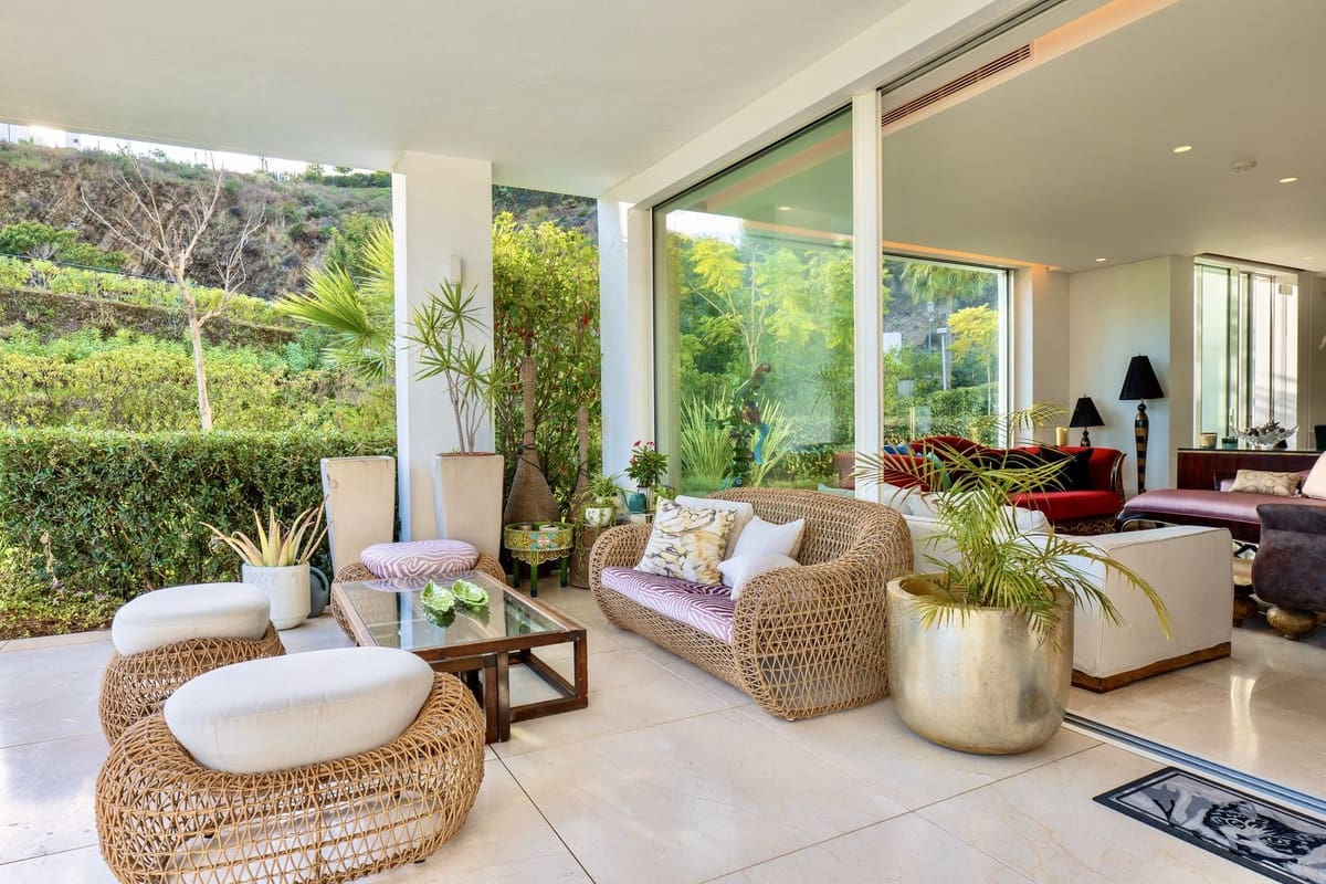 3 bedroom Apartment for sale in Ojen with pool garage - € 1,195,000 (Ref: 9733299)