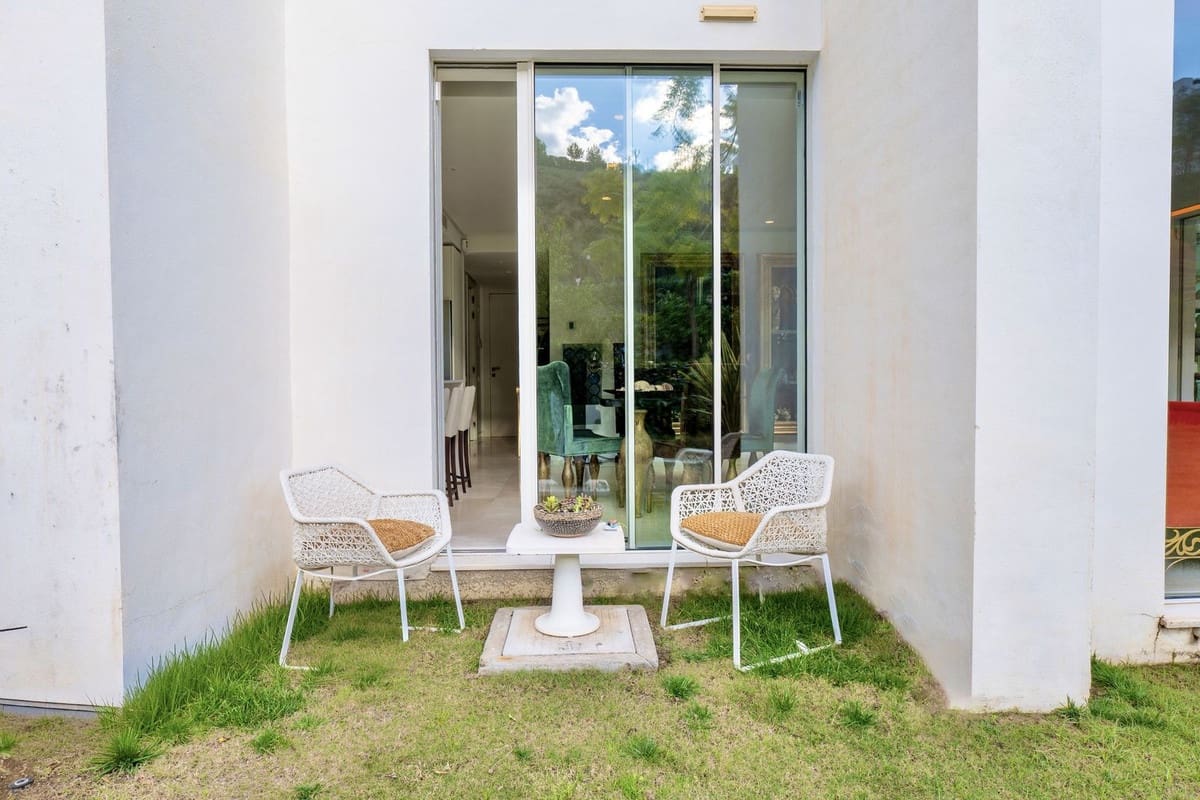 3 bedroom Apartment for sale in Ojen with pool garage - € 1,195,000 (Ref: 9733299)