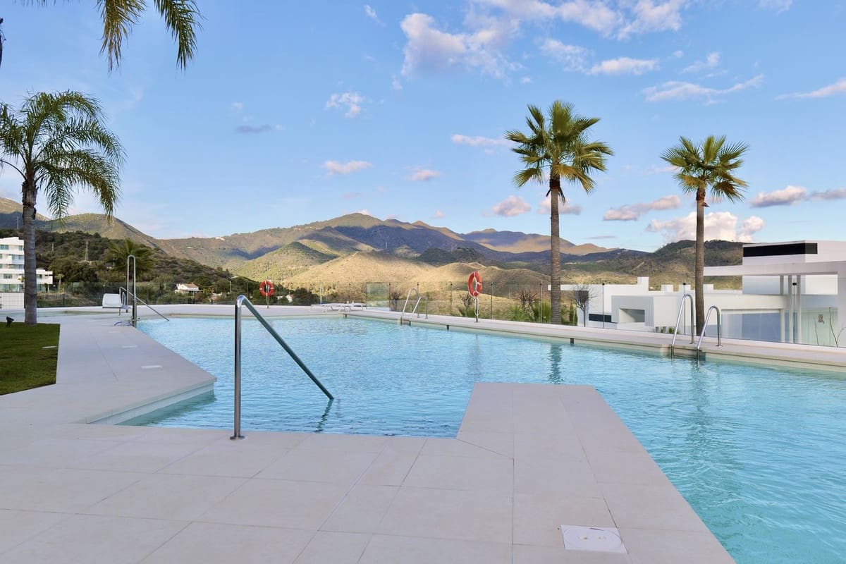 3 bedroom Apartment for sale in Ojen with pool garage - € 1,195,000 (Ref: 9733299)