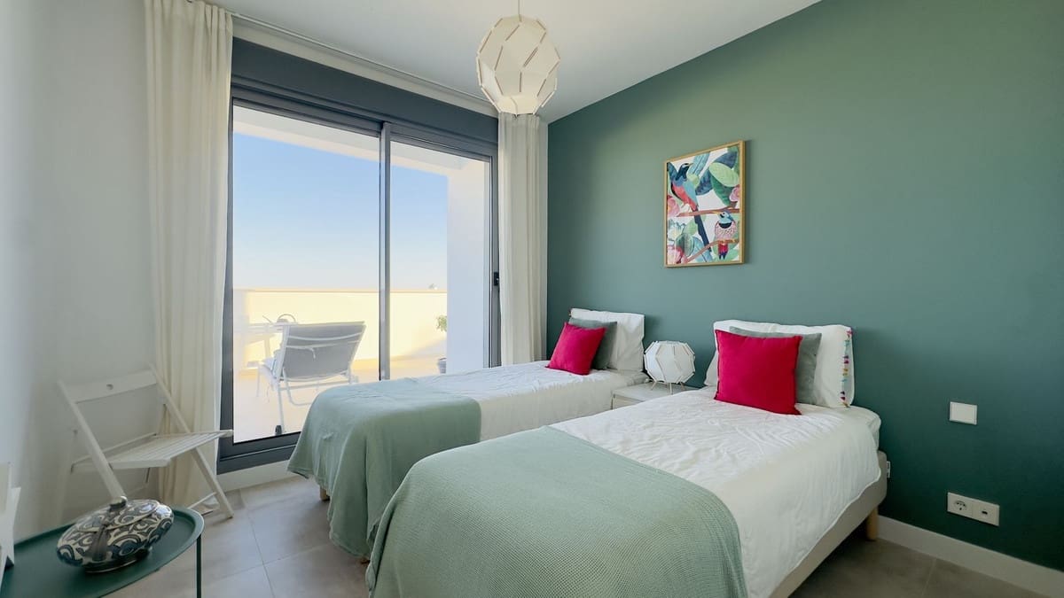 4 bedroom Penthouse for sale in New Golden Mile with pool garage - € 1,190,000 (Ref: 9733300)