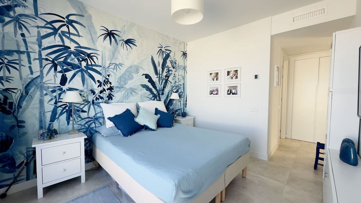 4 bedroom Penthouse for sale in New Golden Mile with pool garage - € 1,190,000 (Ref: 9733300)