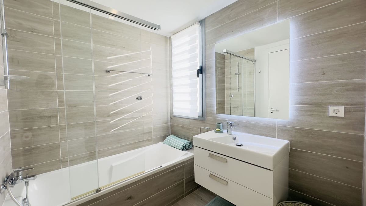 4 bedroom Penthouse for sale in New Golden Mile with pool garage - € 1,190,000 (Ref: 9733300)