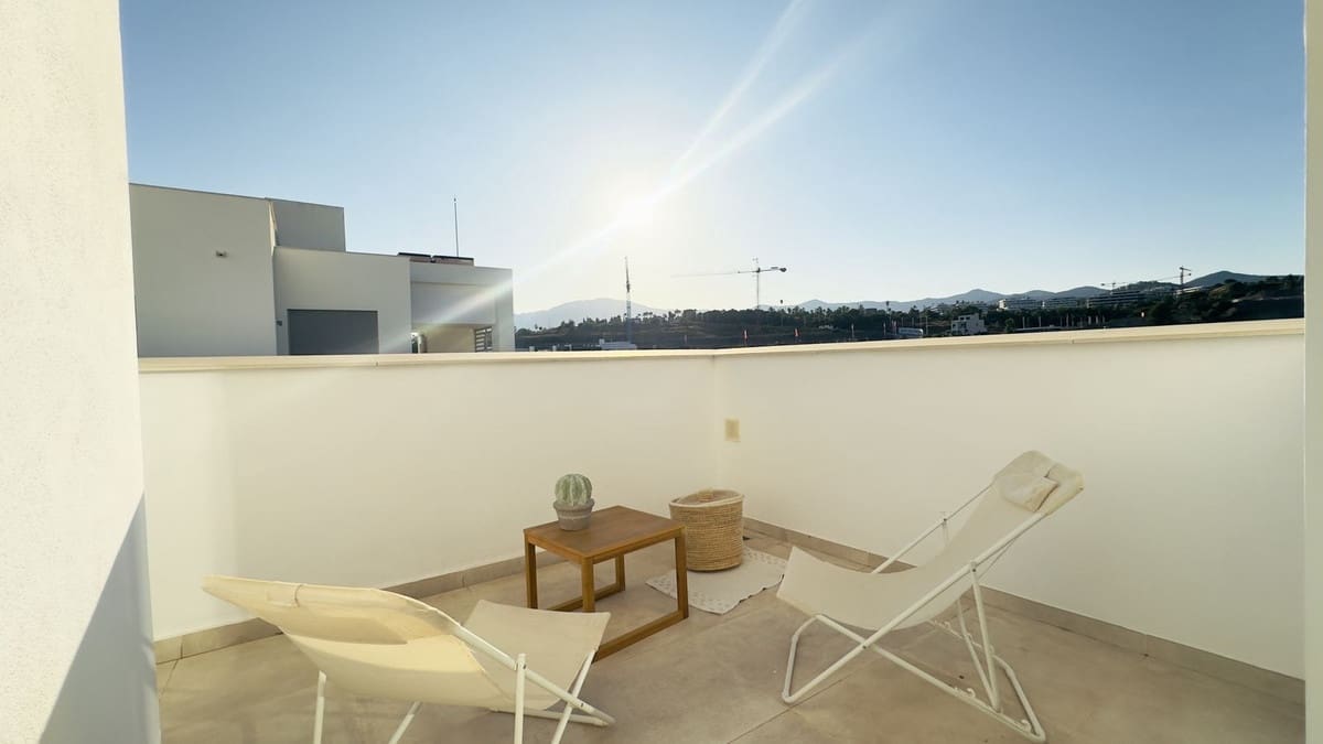 4 bedroom Penthouse for sale in New Golden Mile with pool garage - € 1,190,000 (Ref: 9733300)