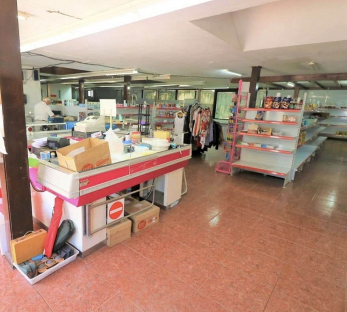 5 bedroom Commercial for sale in El Paraiso - € 1,175,000 (Ref: 9733301)