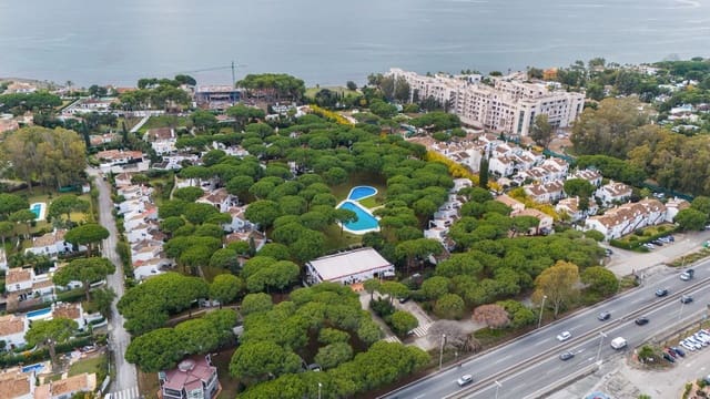 Local Comercial de 5 habitaciones en El Paraiso, Estepona en venta - 1.175.000 € (Ref: 9733301)