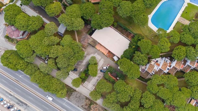 5 slaapkamer Commercieel te koop in El Paraiso, Estepona - € 1.175.000 (Ref: 9733301)