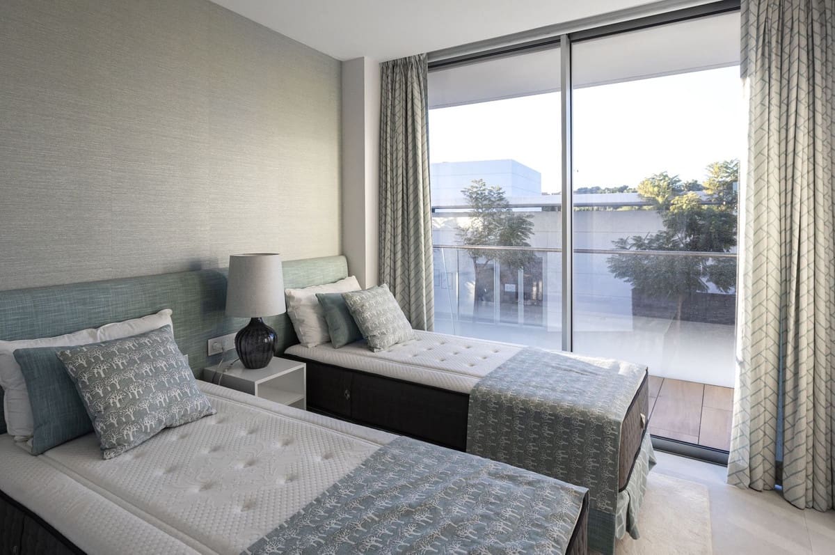 3 sovrum Lägenhet till salu i New Golden Mile med pool garage - 1 150 000 € (Ref: 9733302)