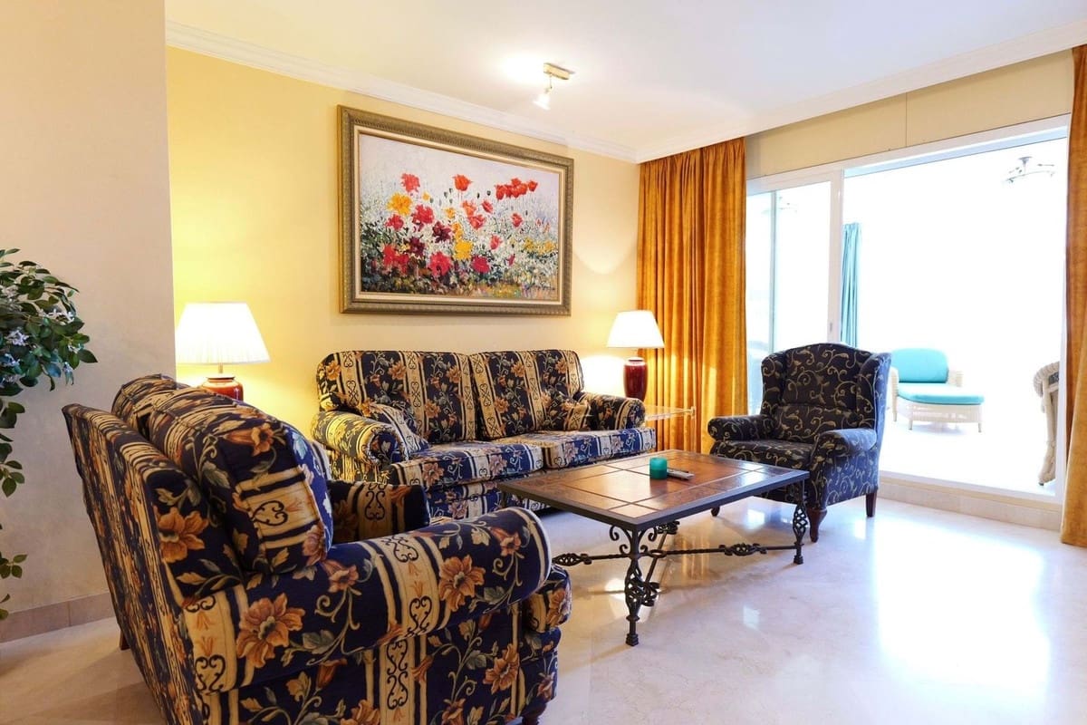 2 quarto Apartamento para venda em Puerto Banus com piscina garagem - 1 100 000 € (Ref: 9733303)