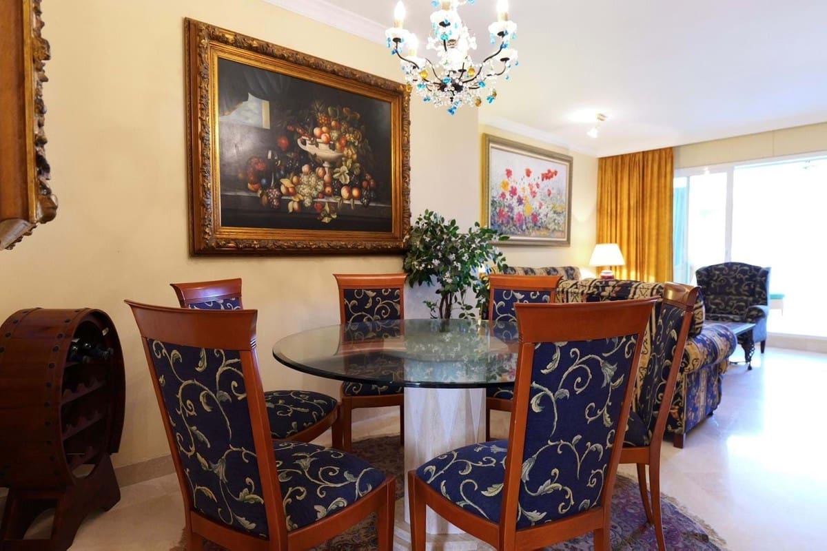 2 quarto Apartamento para venda em Puerto Banus com piscina garagem - 1 100 000 € (Ref: 9733303)