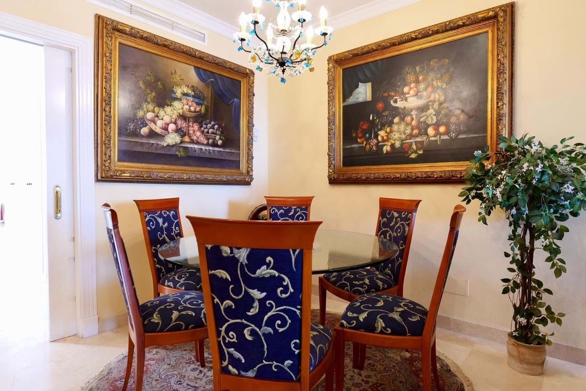 2 quarto Apartamento para venda em Puerto Banus com piscina garagem - 1 100 000 € (Ref: 9733303)