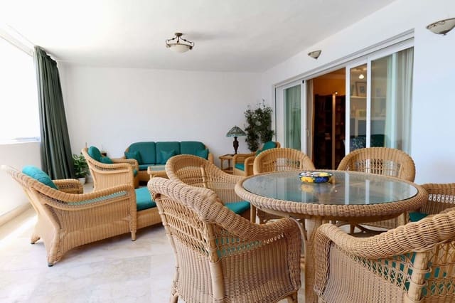 2 quarto Apartamento para venda em Puerto Banus, Marbella com piscina garagem - 1 100 000 € (Ref: 9733303)