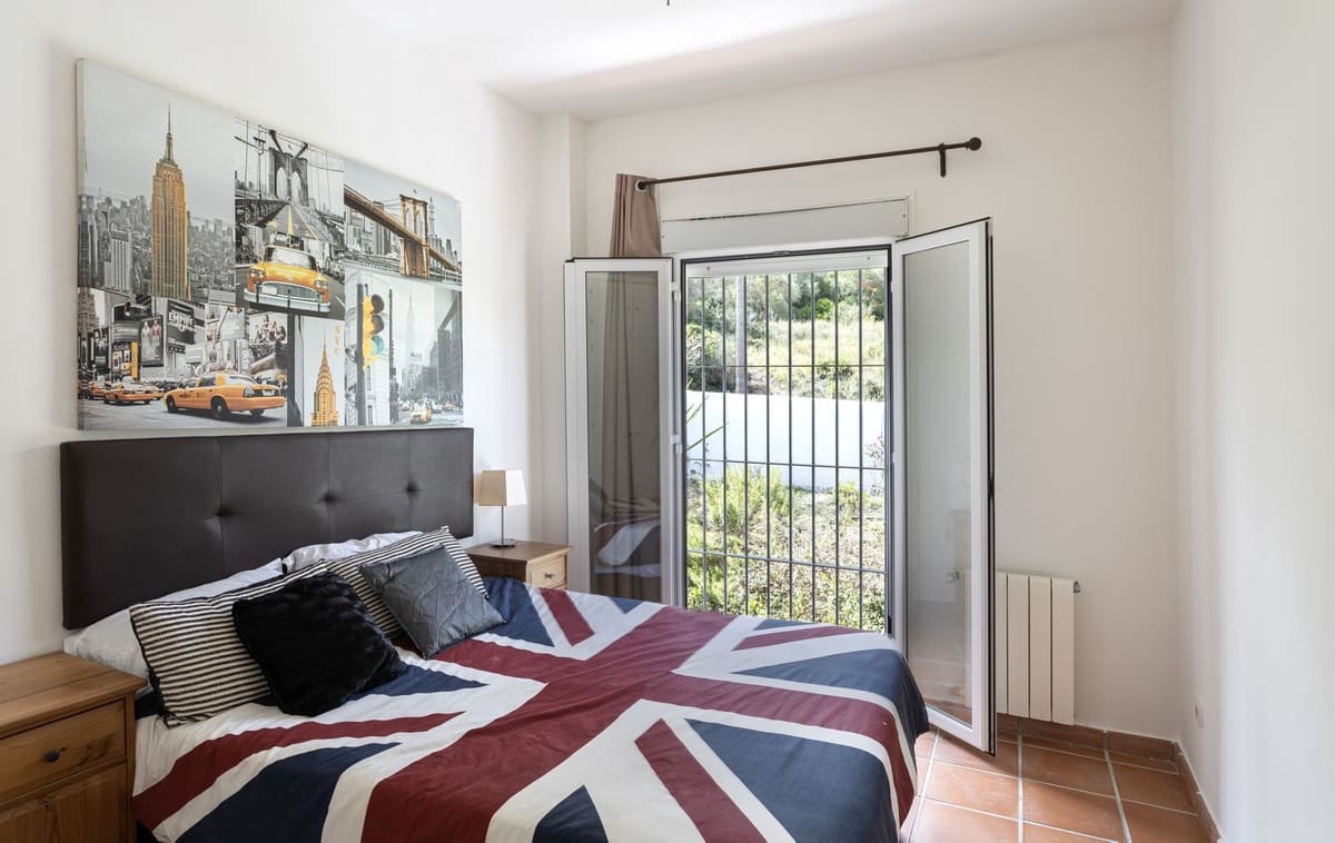 Chalet de 5 habitaciones en Sotogrande en venta con piscina garaje - 1.080.000 € (Ref: 9733304)