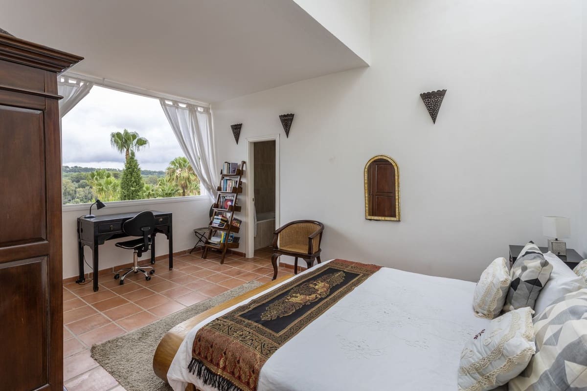 Chalet de 5 habitaciones en Sotogrande en venta con piscina garaje - 1.080.000 € (Ref: 9733304)