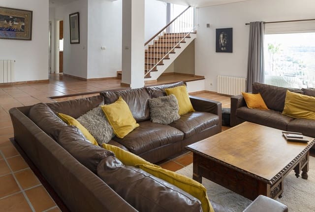 Chalet de 5 habitaciones en Sotogrande Alto, San Roque en venta con piscina garaje - 1.080.000 € (Ref: 9733304)